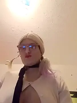 sissytrapdolly24 on StripChat 