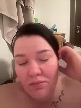 SunnyLeila2101 on StripChat 