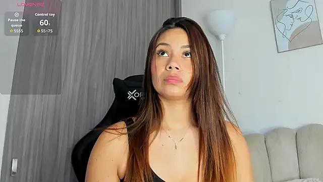 Tamaraa_Serra on StripChat 