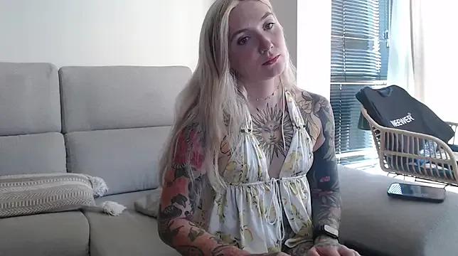 tattoobbgirl on StripChat 