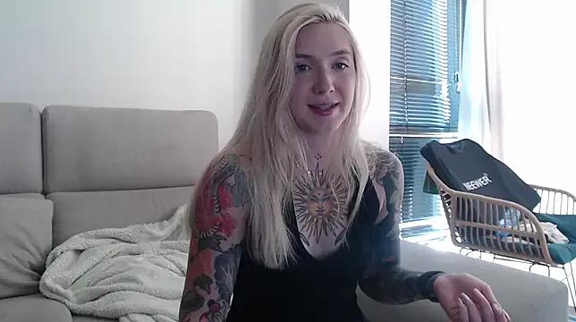 tattoobbgirl on StripChat 