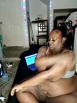 Thickkemzz41 on StripChat