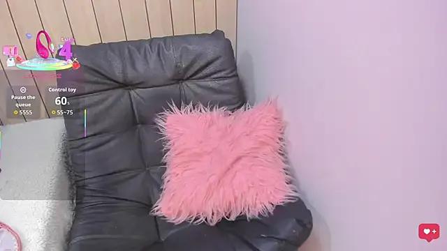 VivianSantana1's avatar