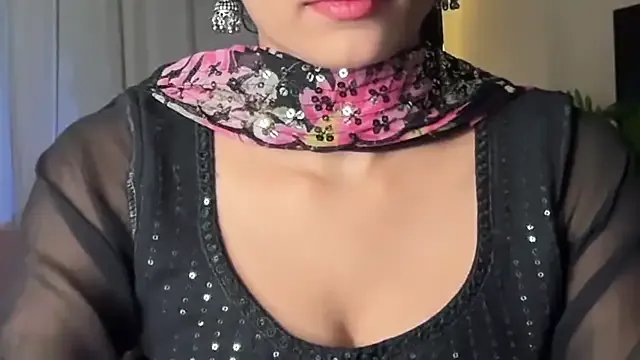 Wow-nisha on StripChat 