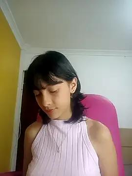 xoxo_milk on StripChat 